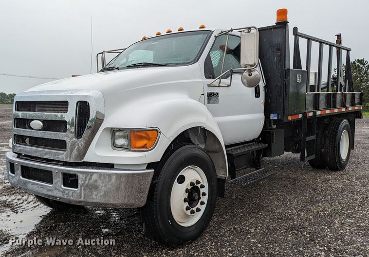 image for item KB9425 2006 Ford F750  reel truck