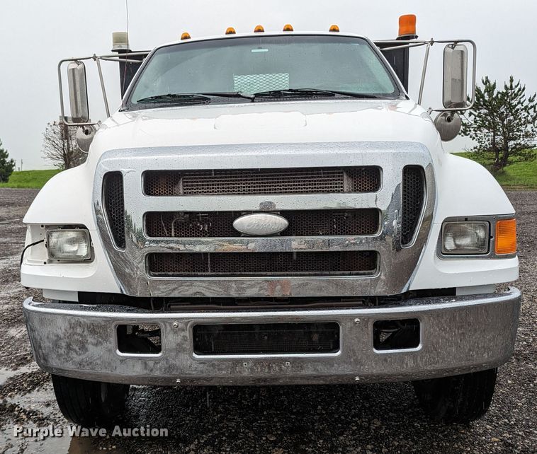 image for item KB9425 2006 Ford F750  reel truck