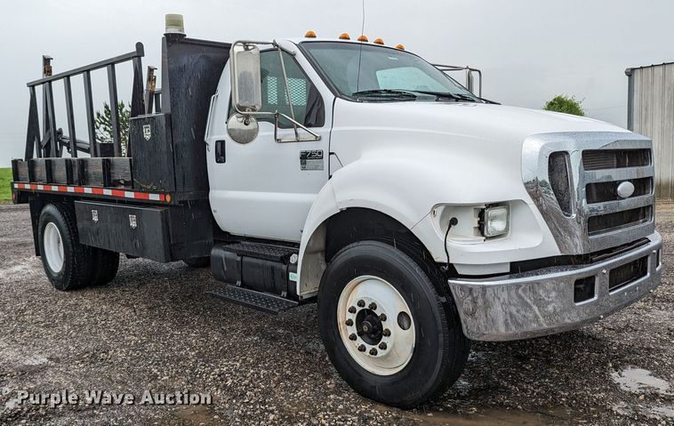image for item KB9425 2006 Ford F750  reel truck