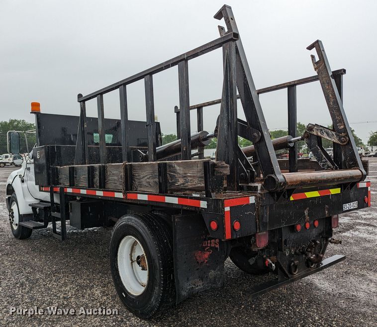 image for item KB9425 2006 Ford F750  reel truck