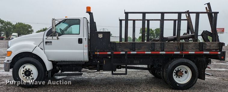 image for item KB9425 2006 Ford F750  reel truck