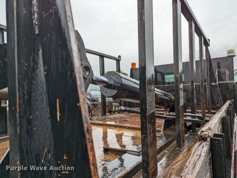 image for item KB9425 2006 Ford F750  reel truck