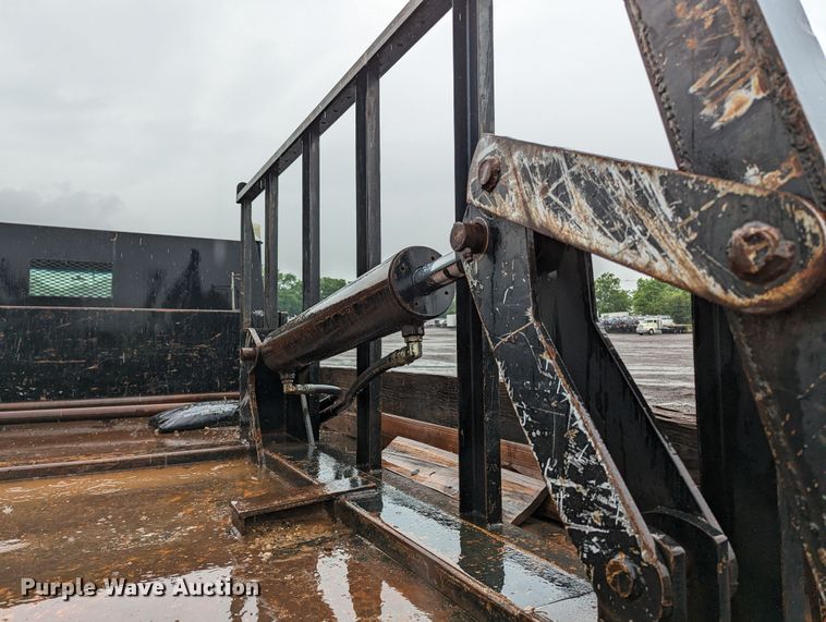 image for item KB9425 2006 Ford F750  reel truck