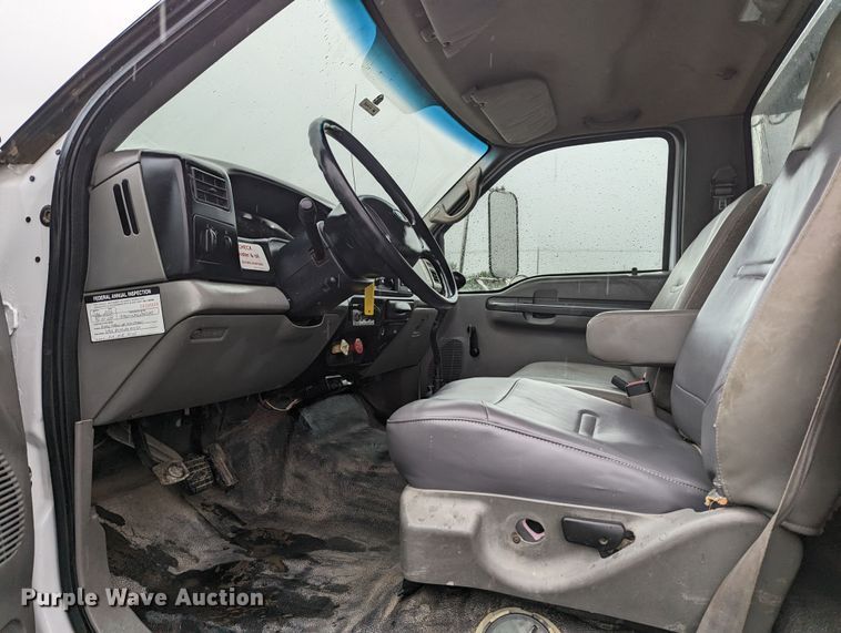 image for item KB9425 2006 Ford F750  reel truck