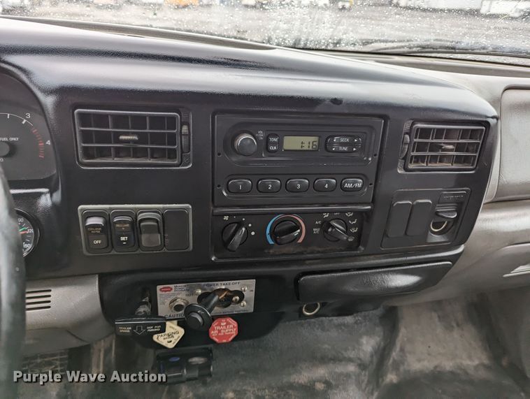 image for item KB9425 2006 Ford F750  reel truck