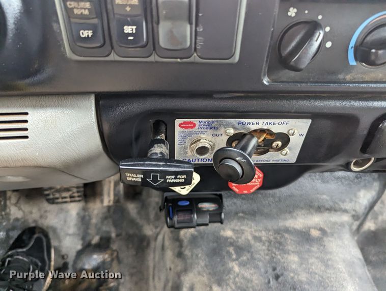 image for item KB9425 2006 Ford F750  reel truck