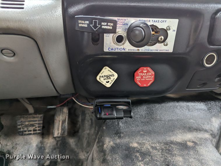 image for item KB9425 2006 Ford F750  reel truck