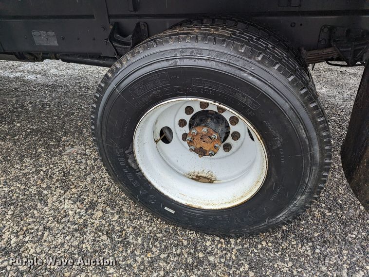 image for item KB9425 2006 Ford F750  reel truck