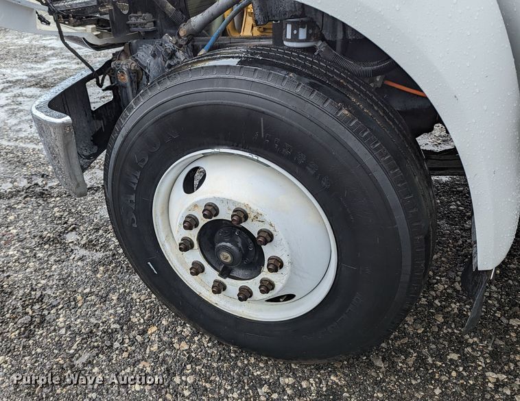 image for item KB9425 2006 Ford F750  reel truck