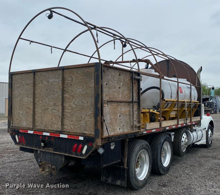 image for item KB9441 2000 Kenworth T800B  flatbed truck