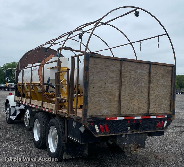 image for item KB9441 2000 Kenworth T800B  flatbed truck