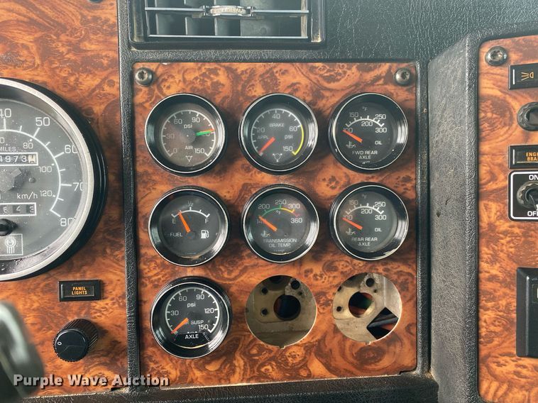 image for item KB9441 2000 Kenworth T800B  flatbed truck