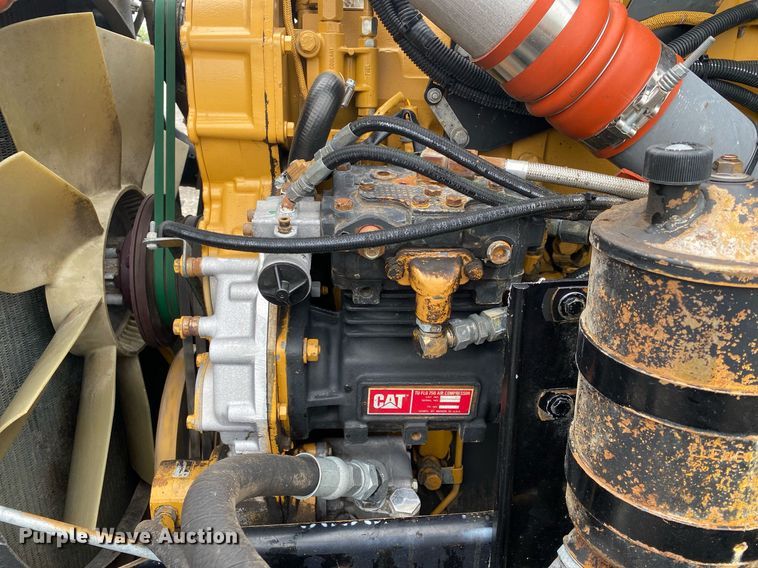 image for item KB9441 2000 Kenworth T800B  flatbed truck