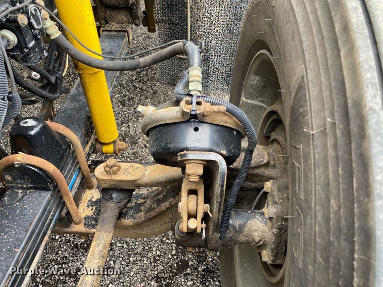 image for item KB9441 2000 Kenworth T800B  flatbed truck