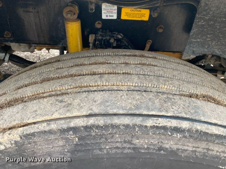 image for item KB9441 2000 Kenworth T800B  flatbed truck