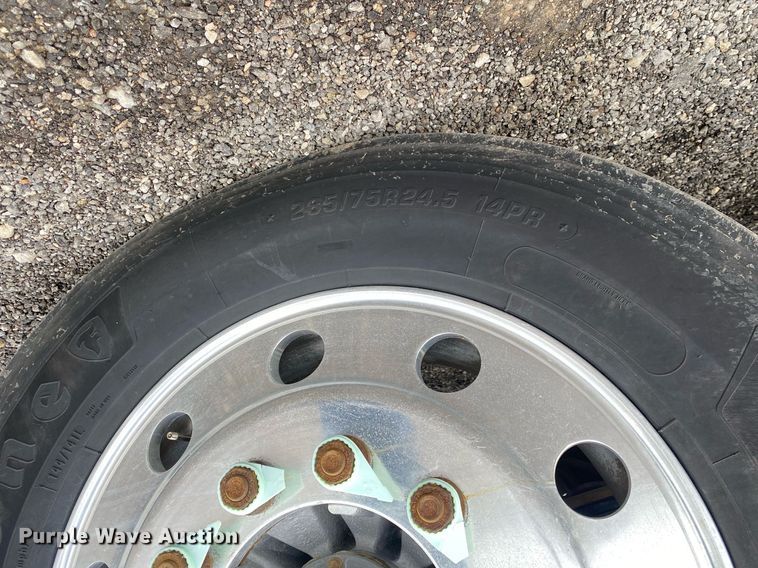 image for item KB9441 2000 Kenworth T800B  flatbed truck