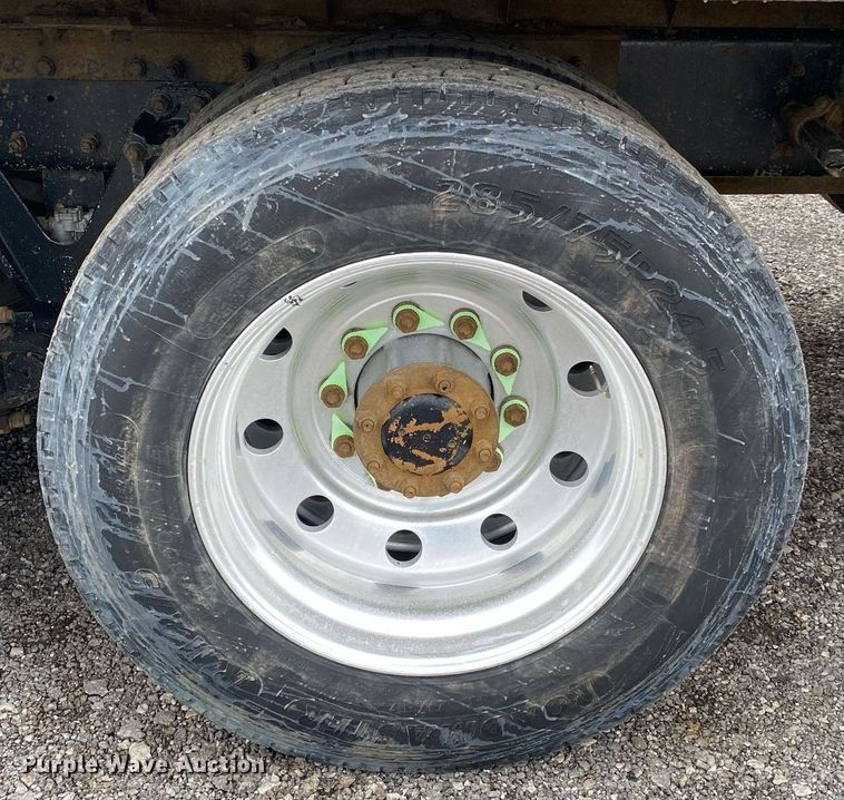 image for item KB9441 2000 Kenworth T800B  flatbed truck