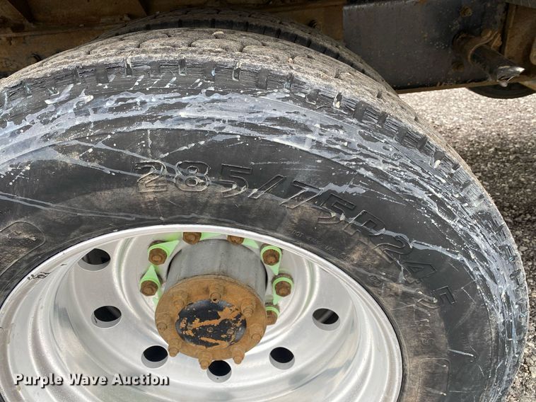 image for item KB9441 2000 Kenworth T800B  flatbed truck