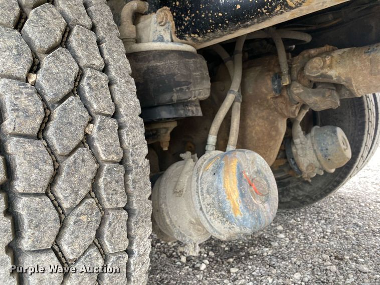 image for item KB9441 2000 Kenworth T800B  flatbed truck