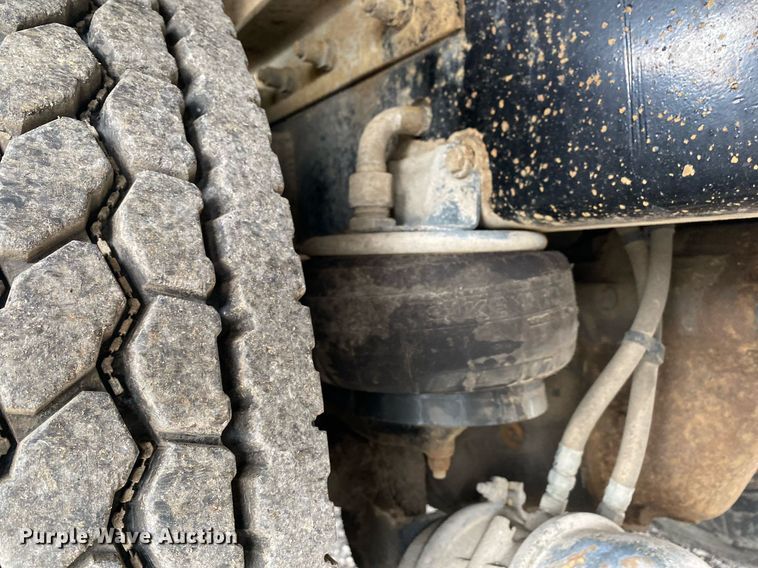 image for item KB9441 2000 Kenworth T800B  flatbed truck