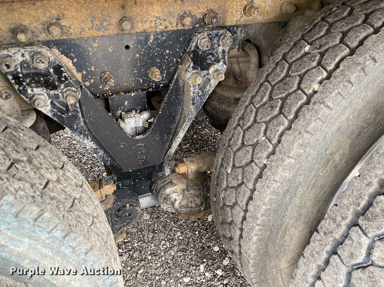 image for item KB9441 2000 Kenworth T800B  flatbed truck