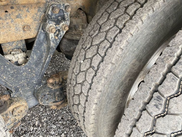 image for item KB9441 2000 Kenworth T800B  flatbed truck