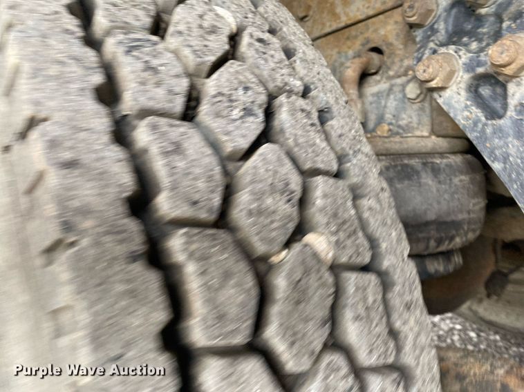 image for item KB9441 2000 Kenworth T800B  flatbed truck