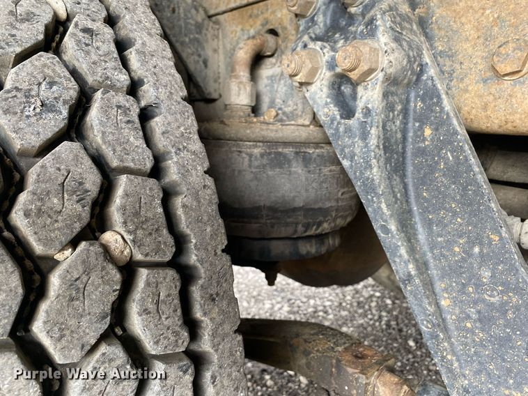 image for item KB9441 2000 Kenworth T800B  flatbed truck