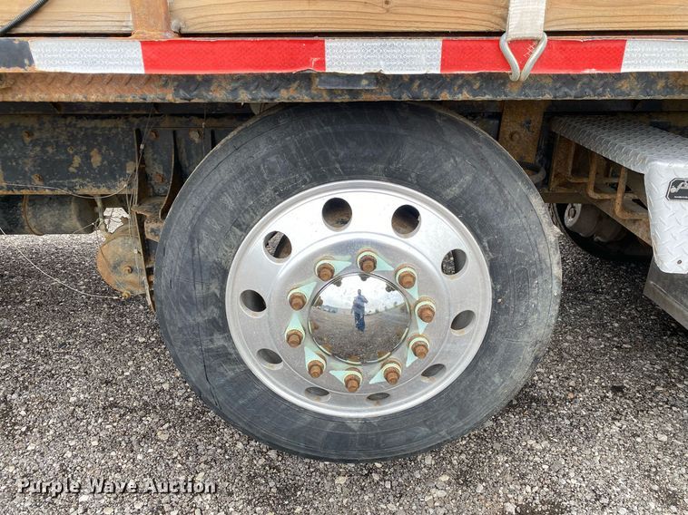 image for item KB9441 2000 Kenworth T800B  flatbed truck