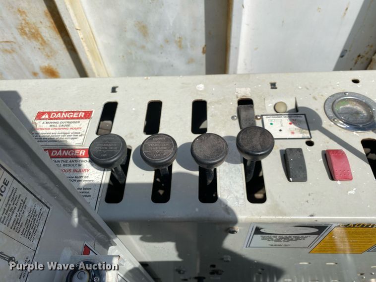 image for item KB9462 2012 Freightliner 114SD  crane truck