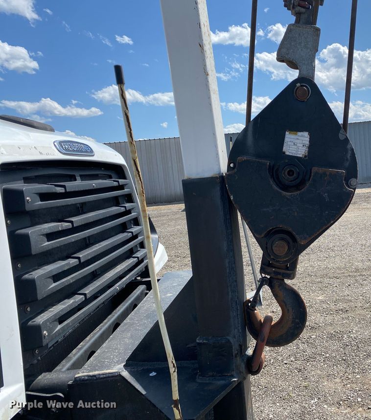 image for item KB9462 2012 Freightliner 114SD  crane truck