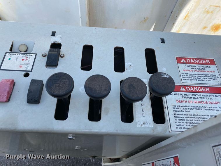 image for item KB9462 2012 Freightliner 114SD  crane truck