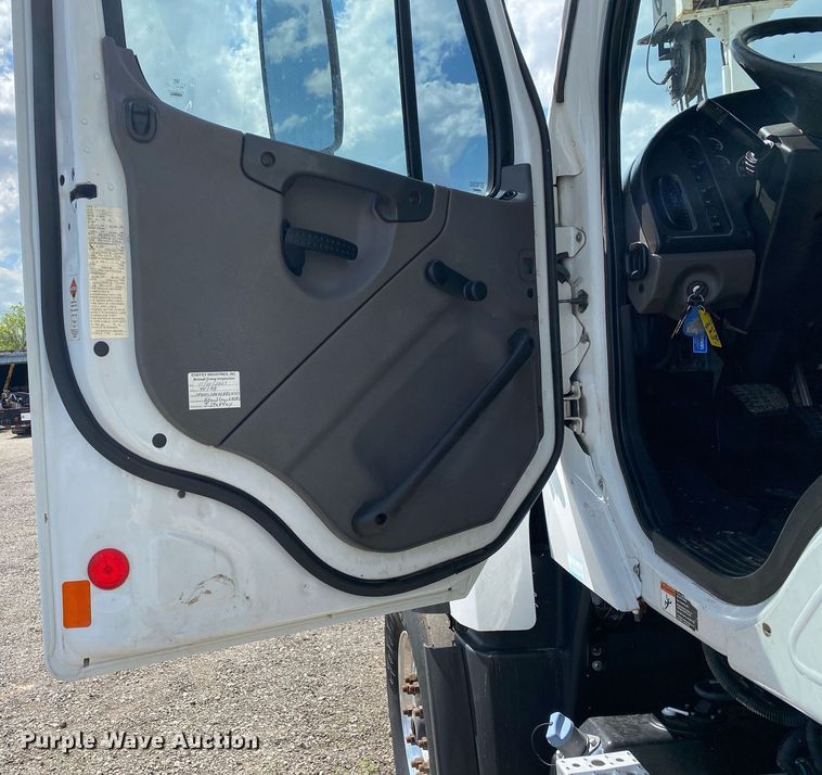 image for item KB9462 2012 Freightliner 114SD  crane truck