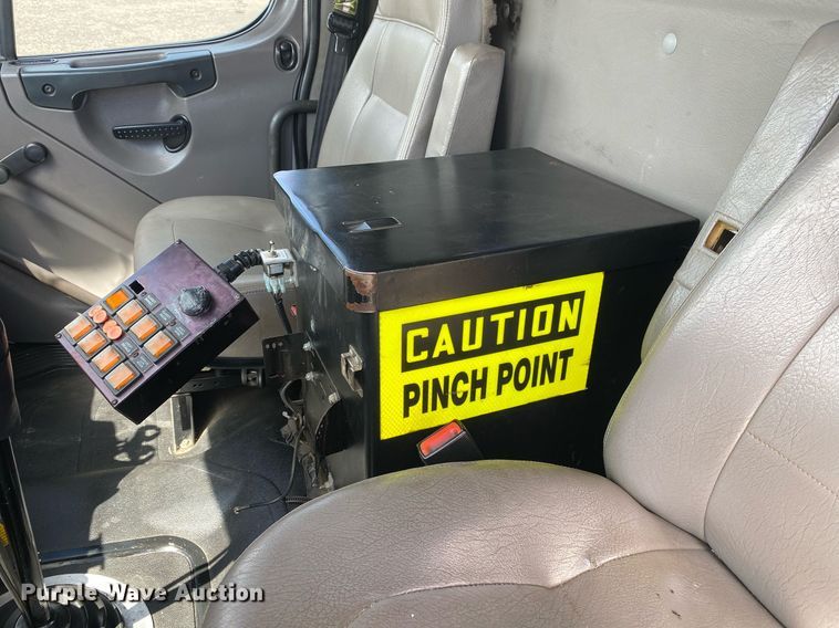 image for item KB9462 2012 Freightliner 114SD  crane truck