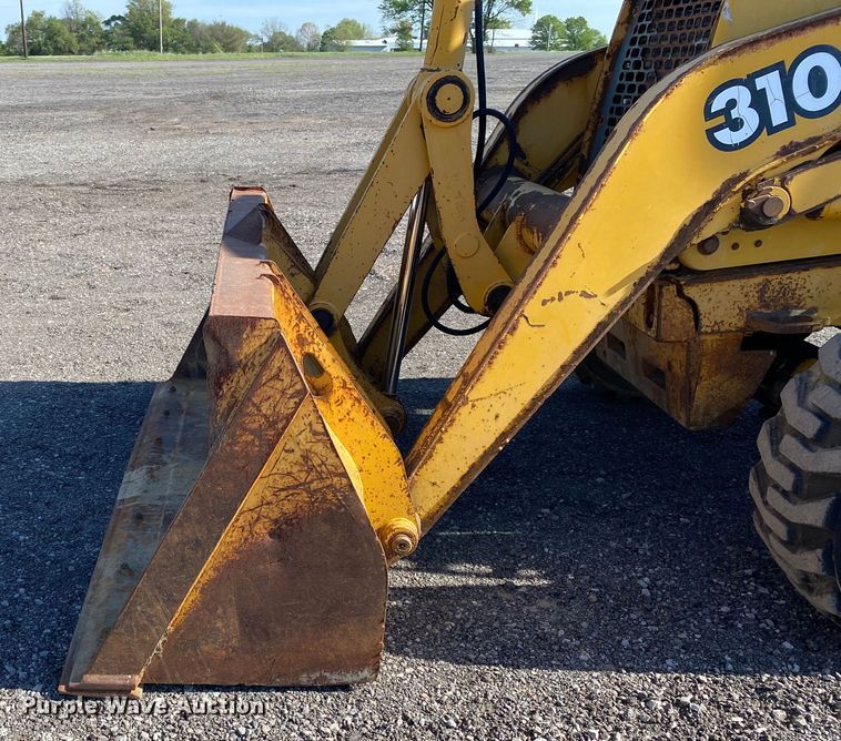 image for item KB9482 2002 John Deere 310G  backhoe