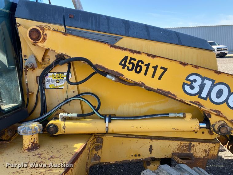 image for item KB9482 2002 John Deere 310G  backhoe