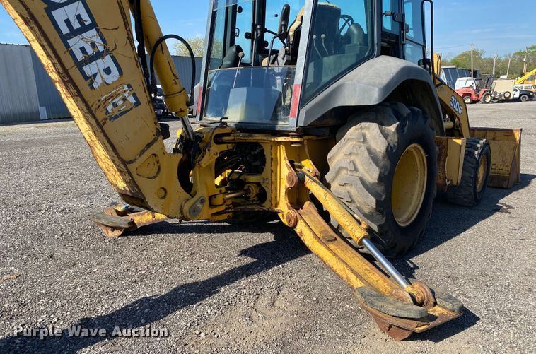 image for item KB9482 2002 John Deere 310G  backhoe