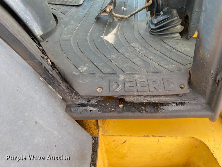 image for item KB9482 2002 John Deere 310G  backhoe