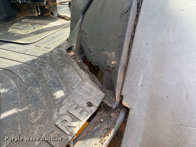 image for item KB9482 2002 John Deere 310G  backhoe