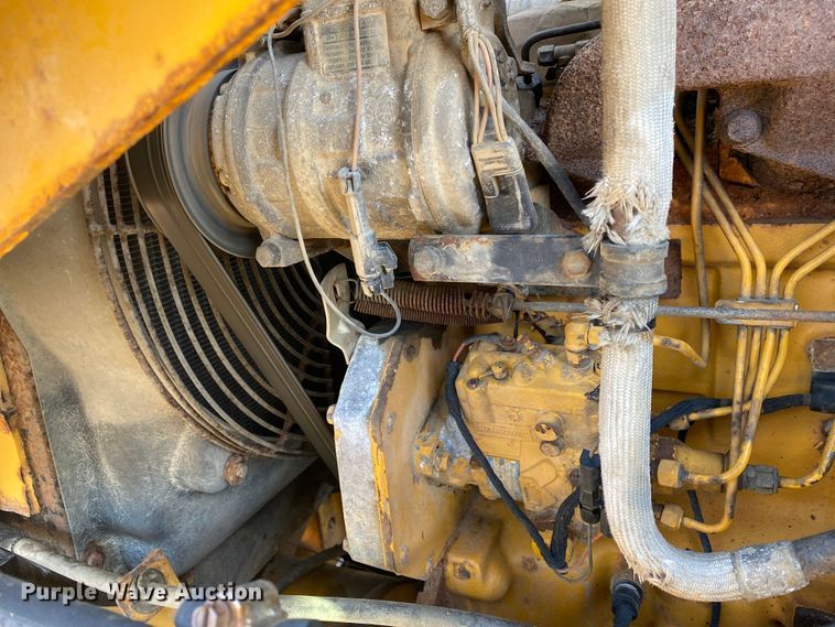 image for item KB9482 2002 John Deere 310G  backhoe