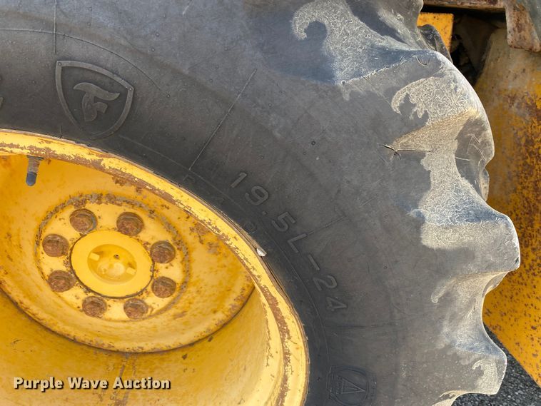 image for item KB9482 2002 John Deere 310G  backhoe