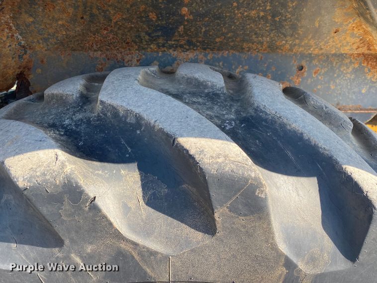 image for item KB9482 2002 John Deere 310G  backhoe