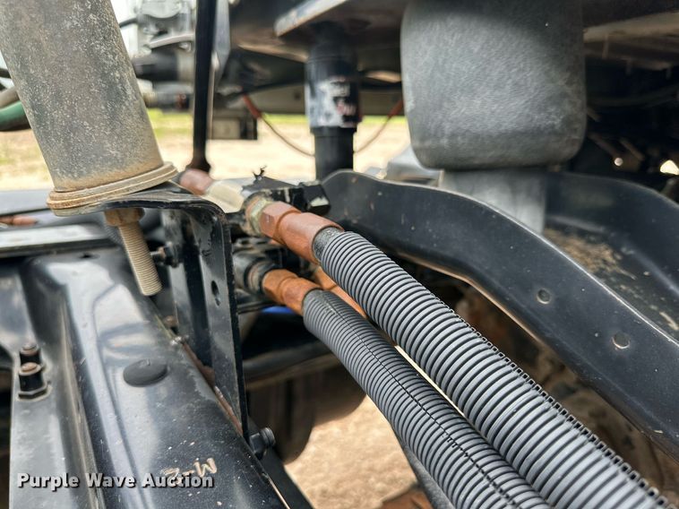 image for item KM9909 1998 Mack CH613  semi truck