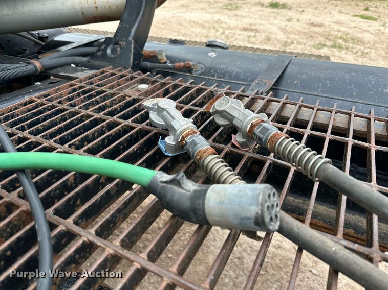 image for item KM9909 1998 Mack CH613  semi truck