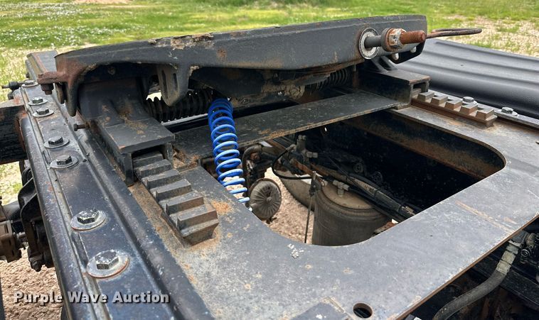 image for item KM9909 1998 Mack CH613  semi truck