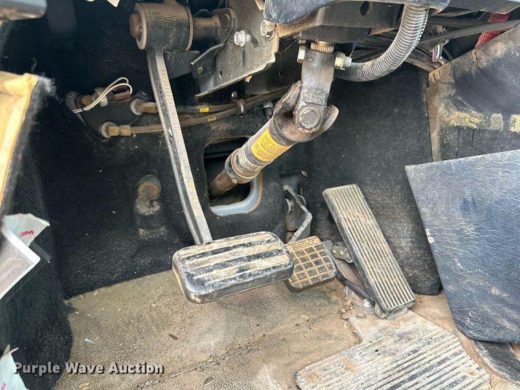 image for item KM9909 1998 Mack CH613  semi truck