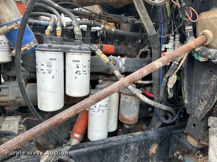 image for item KM9909 1998 Mack CH613  semi truck