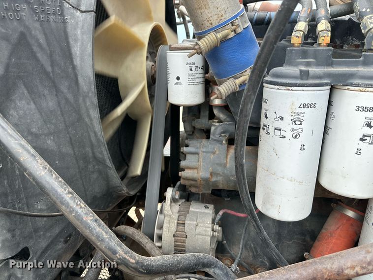 image for item KM9909 1998 Mack CH613  semi truck