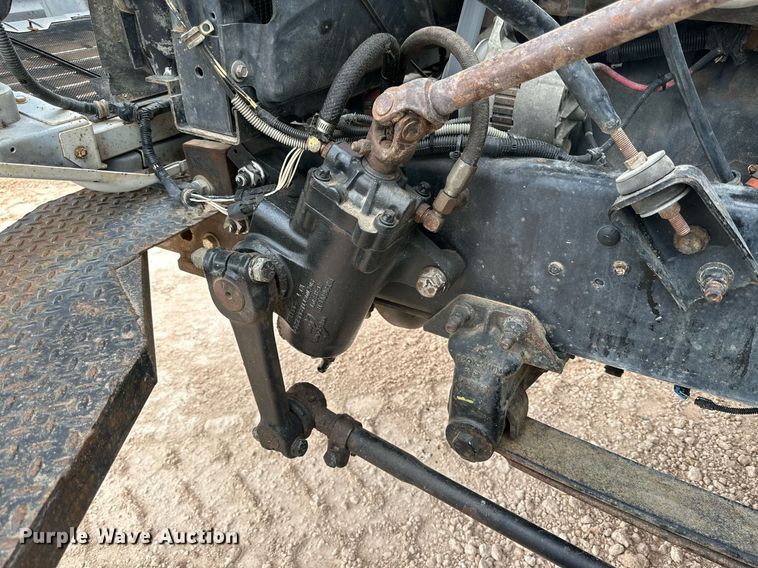 image for item KM9909 1998 Mack CH613  semi truck