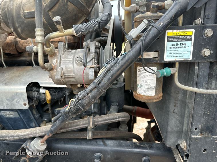 image for item KM9909 1998 Mack CH613  semi truck